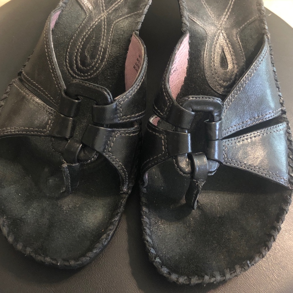 “Clarks” Artisan Black Leather Sandals